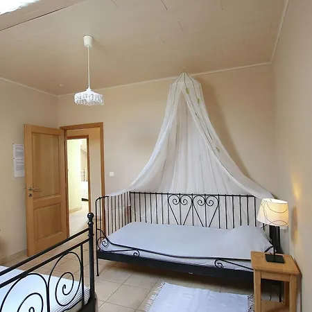 Σπίτι διακοπών Attractive In With Terrace Jehonville